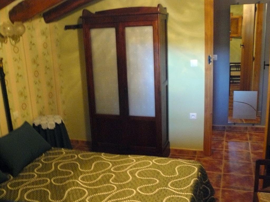 Casa Rural Torre De Campos Ainzon Room photo